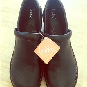 NWT Boc Peggy clogs size 11
